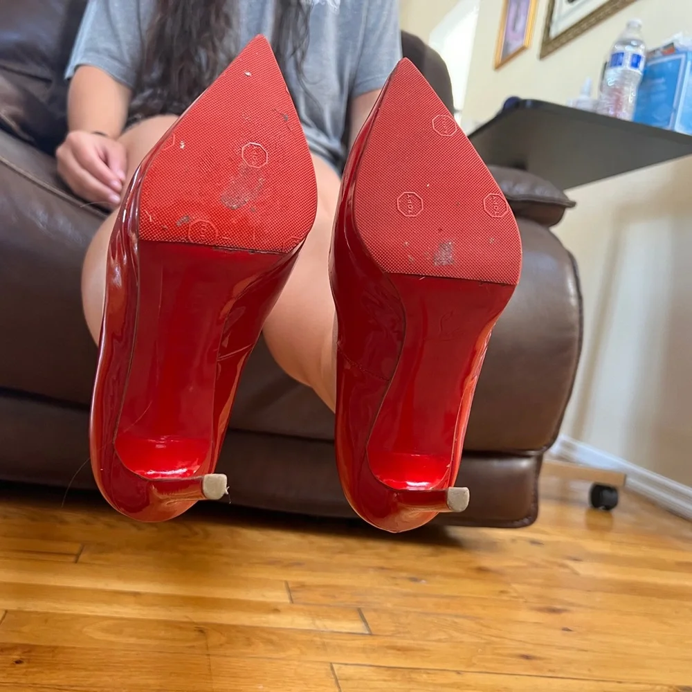 STEAL OF THE DAY AUTHENTIC - FLASH TODAY ONLY ⭐️✨LOUBOUTIN RED HEELS👠 - Picture 3 of 17